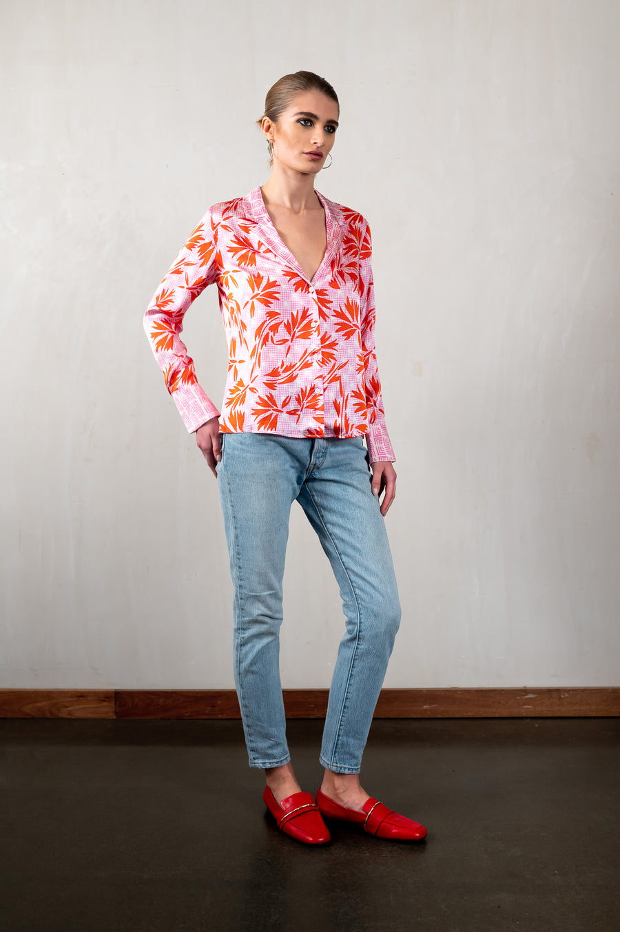 Jessica Russell Flint printed silk pink blazer shirt with red botanicals